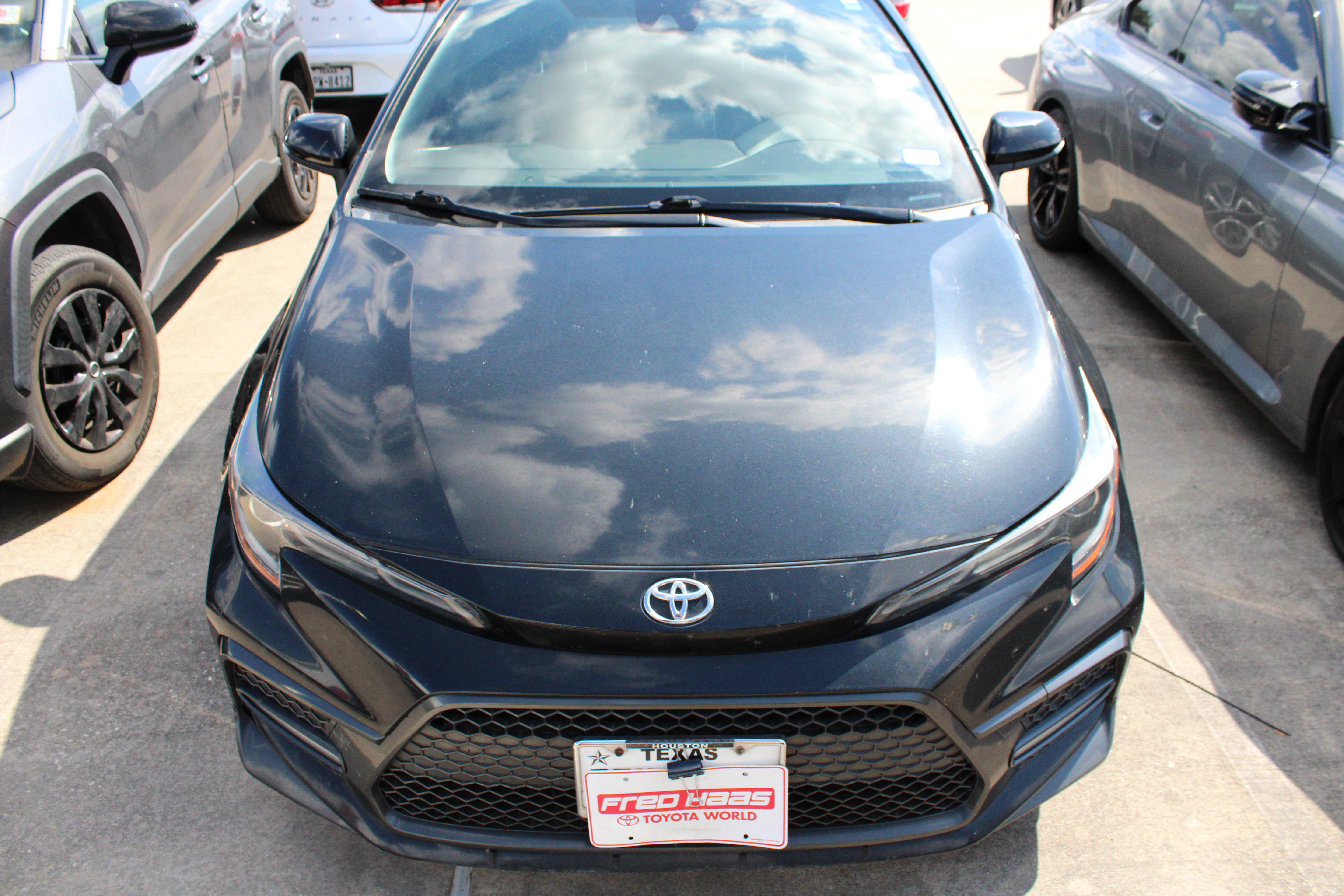 Used 2021 Toyota Corolla SE FWD image 3