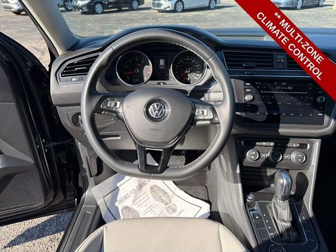 Used 2021 Volkswagen Tiguan SE image 15