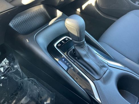 Used 2025 Toyota Corolla LE image 40