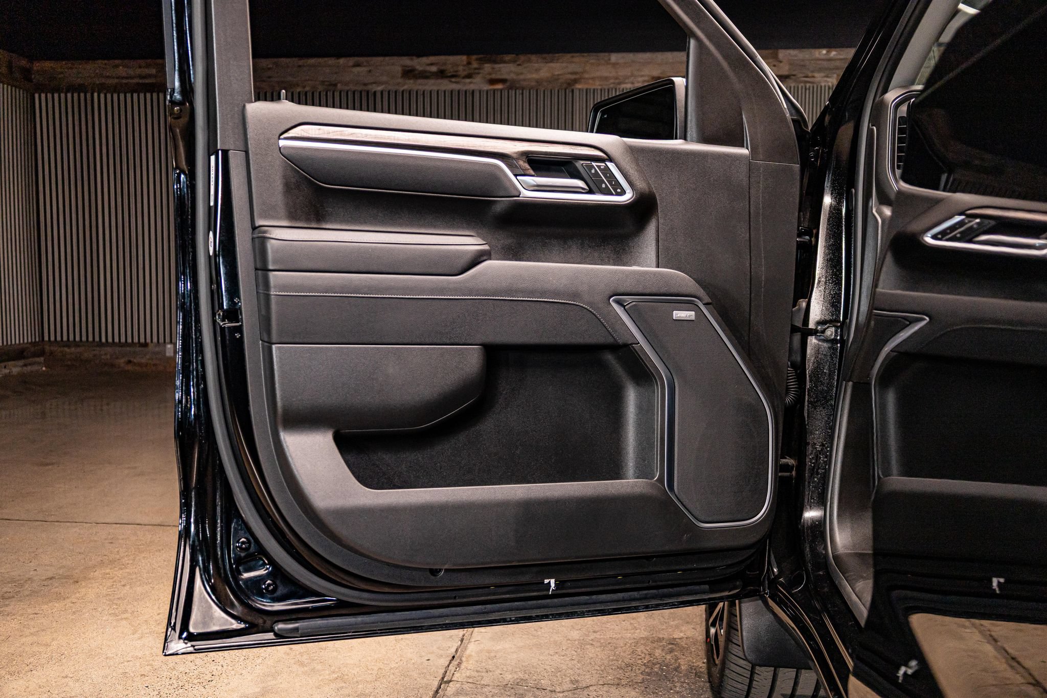 Used 2025 Chevrolet Silverado 1500 LTZ w/ LTZ Premium Texas Edition RWD image 26