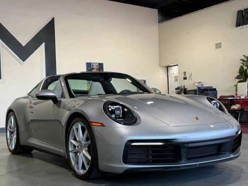 Used 2021 Porsche 911 AWD/4WD image 10