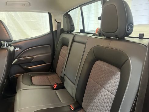 Used 2018 Chevrolet Colorado Z71 AWD/4WD image 38