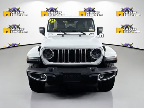 Used 2024 Jeep Wrangler Unlimited Sahara AWD/4WD image 2