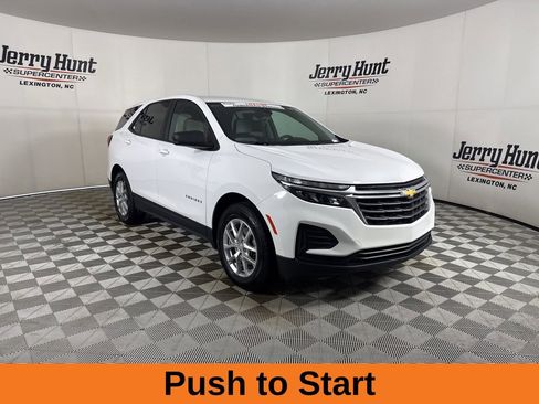 Used 2024 Chevrolet Equinox LS w/ LS Convenience Package FWD image 4