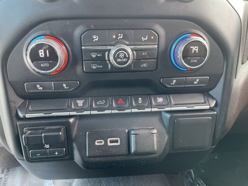 Used 2022 Chevrolet Silverado 2500 LT w/ Convenience Package image 17