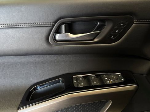 Used 2025 Nissan Pathfinder Platinum w/ Cargo Package image 11