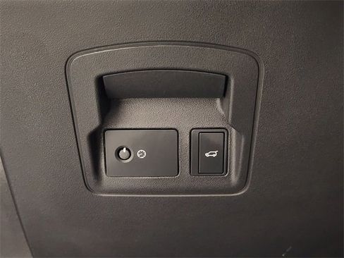 Used 2026 Land Rover Range Rover Velar S image 21