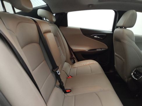 Used 2017 Chevrolet Malibu LT image 19