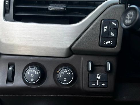Used 2015 GMC Yukon Denali w/ Open Road Package AWD/4WD image 15
