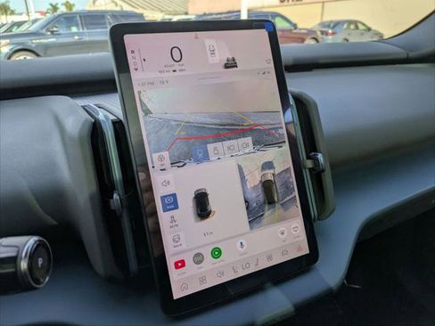 Used 2025 Volvo EX30 Ultra w/ Protection Package Premier image 17