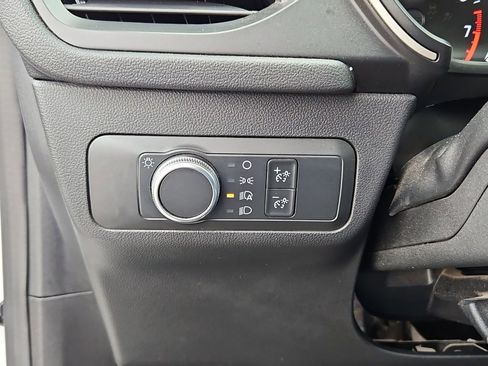 Used 2021 Ford Escape SE image 13