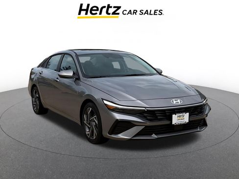 Used 2025 Hyundai Elantra SEL image 1
