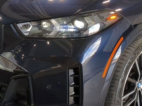 Used 2024 BMW X5 M60i image 11
