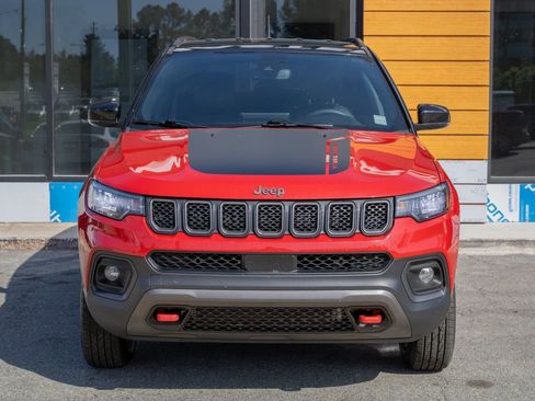 Used 2023 Jeep Compass Trailhawk image 2