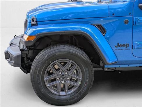 New 2025 Jeep Gladiator Sport image 10