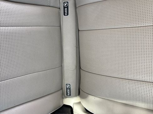 Used 2020 Land Rover Discovery SE image 30