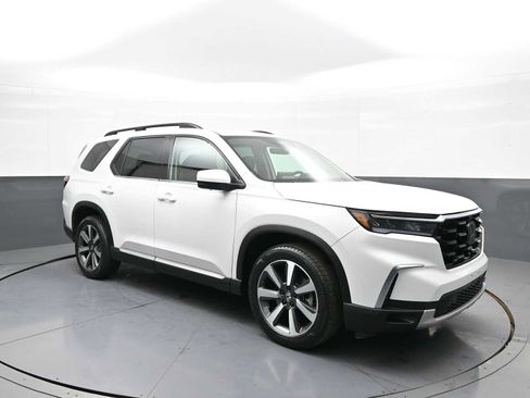 Used 2023 Honda Pilot Elite image 4