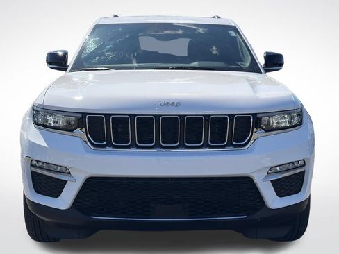 Used 2025 Jeep Grand Cherokee Limited AWD/4WD image 3