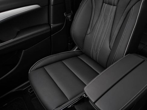 New 2026 Buick Envision Avenir image 25