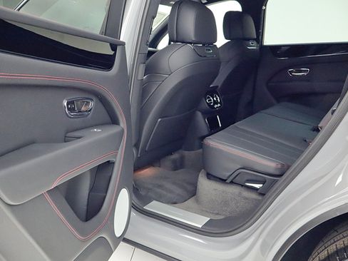 New 2025 Bentley Bentayga image 46