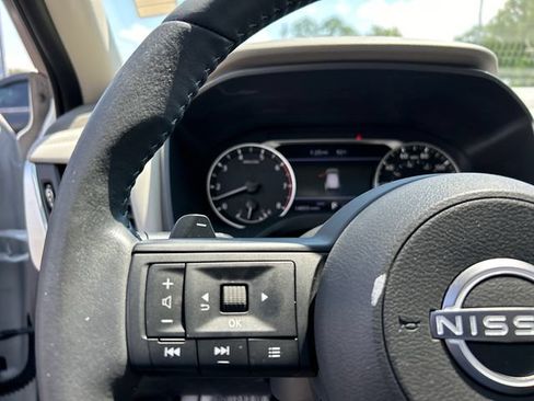 Certified 2024 Nissan Rogue SV w/ SV Premium Package AWD/4WD image 13