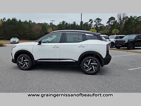 New 2026 Nissan Kicks SV w/ SV Premium Package image 24