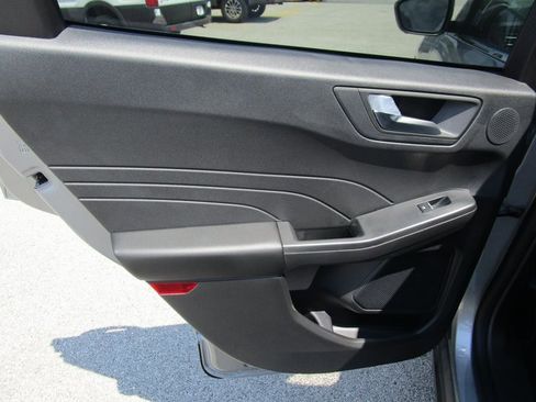 New 2024 Ford Escape SE w/ PHEV Premium Package image 15