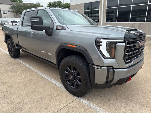 Used 2024 GMC Sierra 2500 AT4 w/ AT4 Premium Plus Package image 9