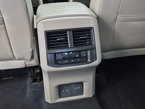 Used 2022 Volkswagen Atlas SE FWD image 19