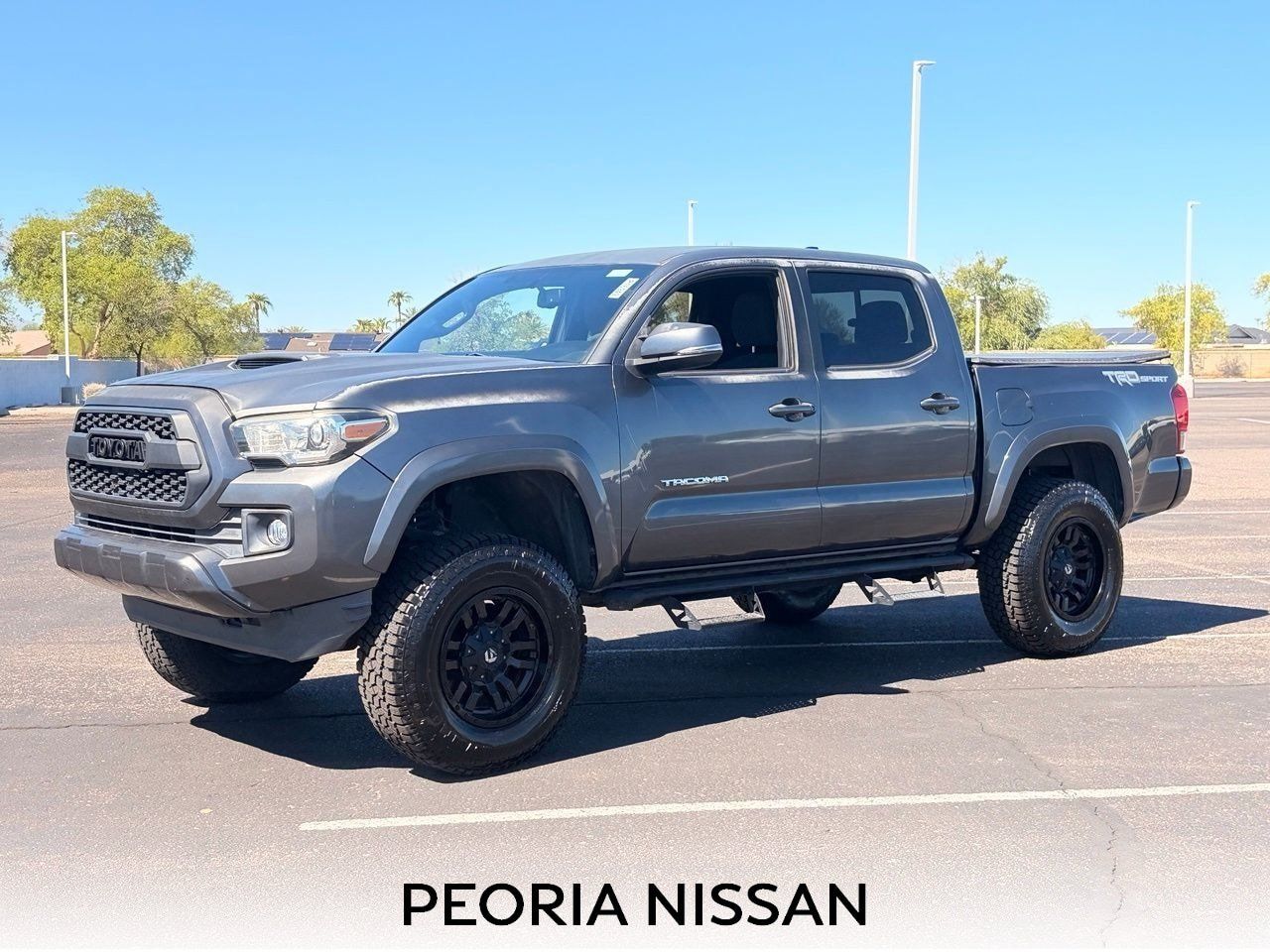 Used 2016 Toyota Tacoma TRD Sport w/ Towing Package RWD image 1