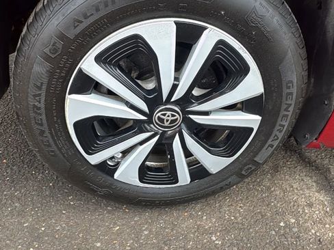 Used 2018 Toyota Prius Prime Plus w/ Carpet Mat Package image 26