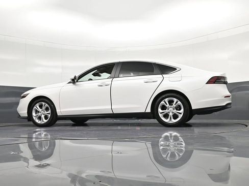 Used 2025 Honda Accord LX image 35