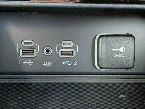 New 2025 Jeep Grand Cherokee Limited w/ Luxury Tech Group II image 21