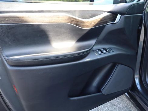 Used 2016 Tesla Model X 90D image 8