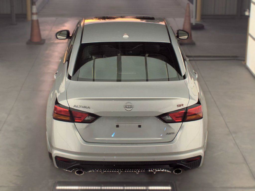 Used 2025 Nissan Altima 2.5 SR w/ SR Premium Package AWD/4WD image 6