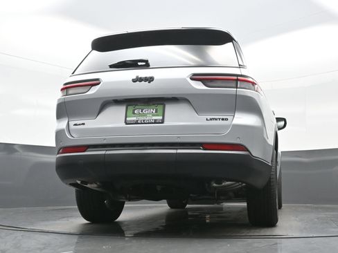 New 2025 Jeep Grand Cherokee L Limited w/ Black Appearance Package AWD/4WD image 15