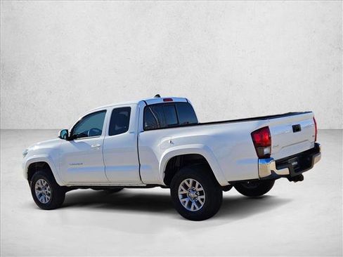 Used 2018 Toyota Tacoma SR5 image 8