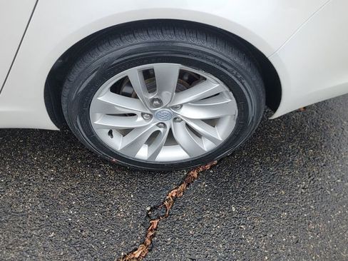 Used 2017 Buick Regal Premium w/ Driver Confidence Package #1 image 8