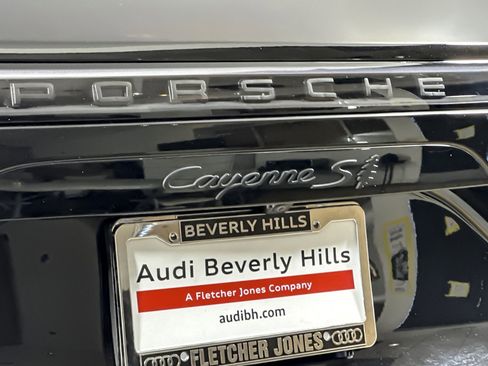 Used 2023 Porsche Cayenne S image 26