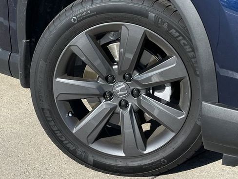 Used 2025 Honda Pilot Sport image 8