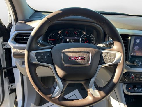 Used 2023 GMC Acadia SLT image 10