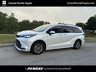Used 2022 Toyota Sienna XLE
