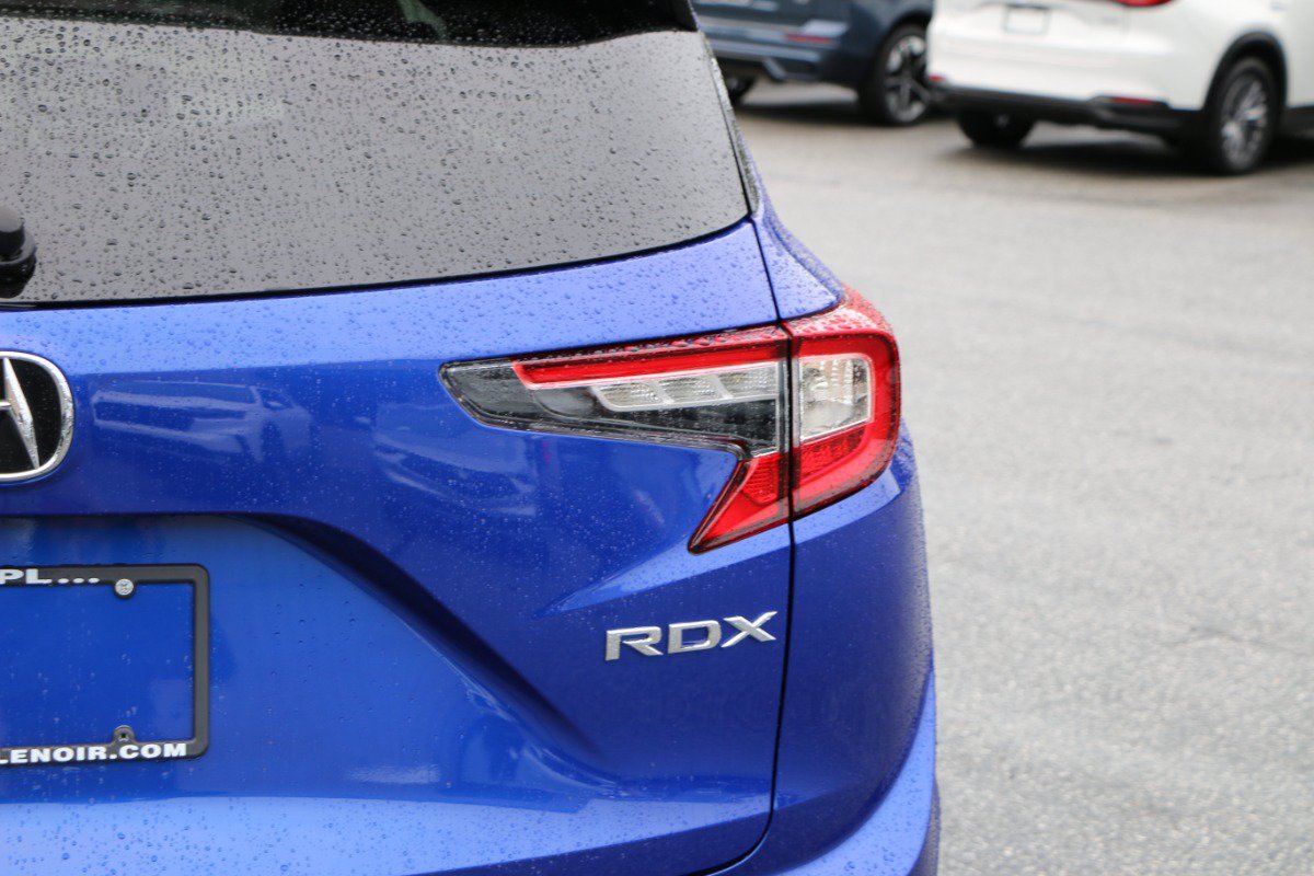 Used 2023 Acura RDX w/ Advance Package FWD image 7