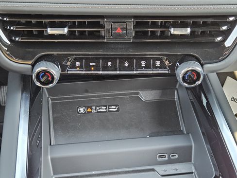New 2026 Chevrolet Suburban High Country AWD/4WD image 14