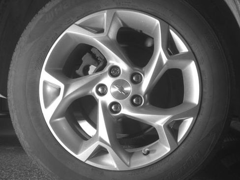Used 2025 Chevrolet Trax LS w/ LS Convenience Package FWD image 12