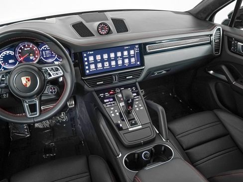 Certified 2023 Porsche Cayenne Turbo AWD/4WD image 19