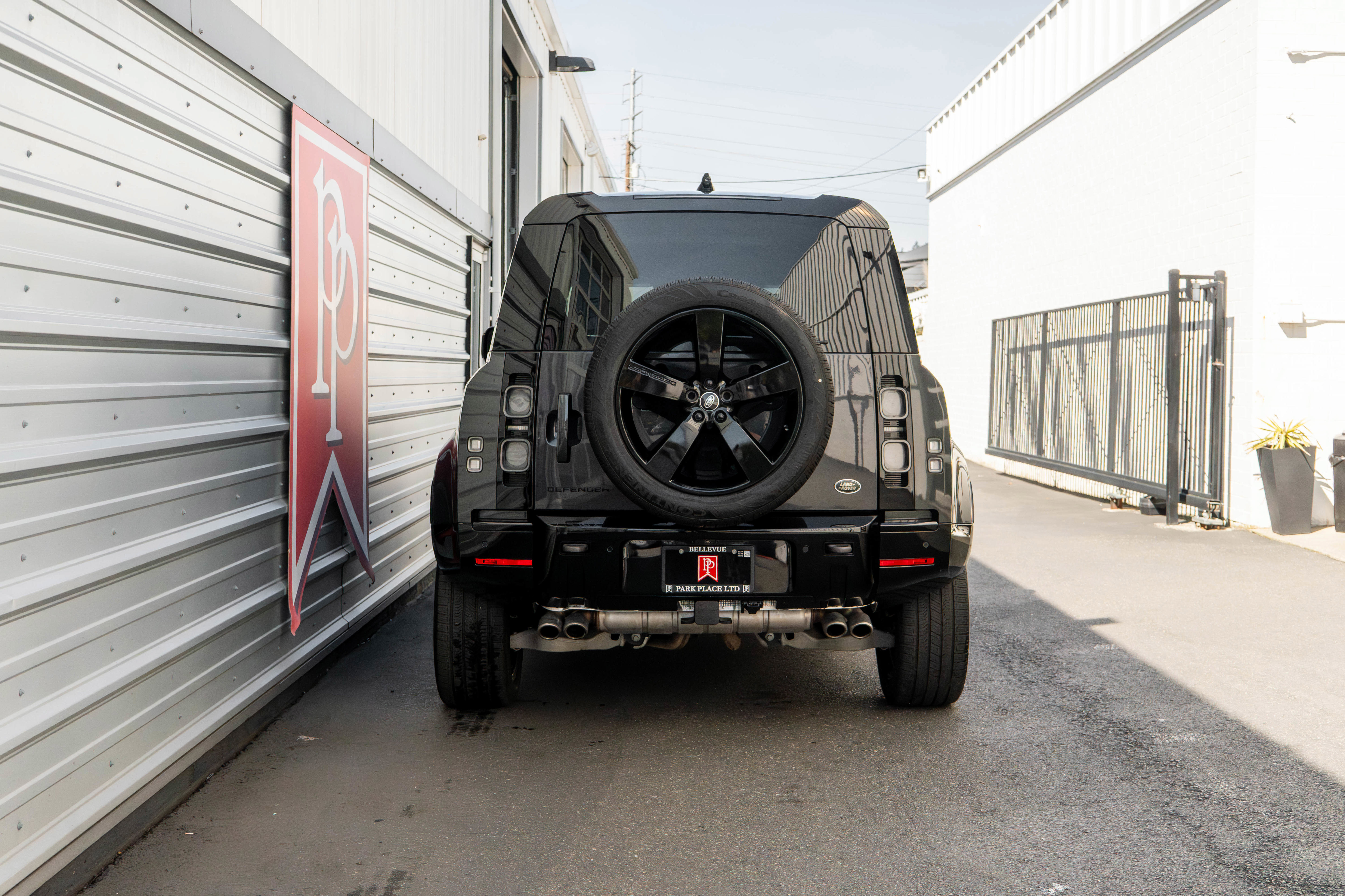 Used 2023 Land Rover Defender 110 Carpathian Edition AWD/4WD image 36
