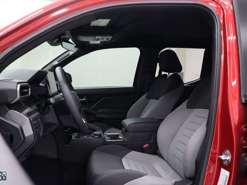 Used 2025 Toyota Tacoma TRD Off-Road AWD/4WD image 13