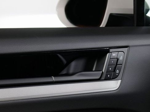 New 2026 Porsche Cayenne Base image 30