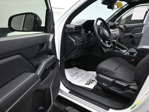 Used 2024 Toyota Tacoma SR image 17